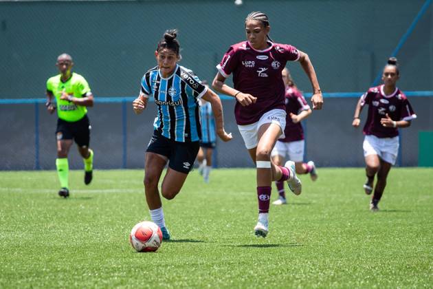 Ferroviária x Grêmio SÃO PAULO, SP - 01.12.2024: FERROVIÁRIA X GRÊMIO - Gisele (Grêmio) and Monique (Ferroviária) during the match between Ferroviária and Grêmio, valid for the second round of the Women& 39;s Cup and held on the morning of this Sunday (01) at the Ibrachina Arena in São Paulo, SP. (Photo: Rodilei Morais Fotoarena) x2659870x RodileixMorais