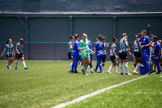 Ferroviária x Grêmio SÃO PAULO, SP - 01.12.2024: FERROVIÁRIA X GRÊMIO - Technical break for hydration during the match between Ferroviária and Grêmio, valid for the second round of the Copinha Feminina and held on the morning of this Sunday (01) at the Ibrachina Arena in São Paulo, SP. (Photo: Rodilei Morais Fotoarena) x2659876x RodileixMorais