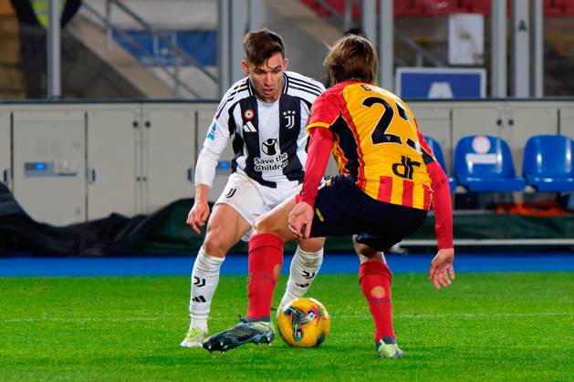 CALCIO - Serie A - US Lecce vs Juventus FC Francisco Conceicao of Juventus in action against Antonino Gallo of US Lecce during US Lecce vs Juventus FC, Italian soccer Serie A match in Lecce, Italy, December 01 2024 Lecce Italy Copyright: xIPAxSport ABACAx