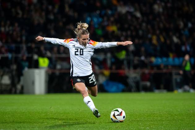 Elisa Senß Germany, 20 on the ball, GER, Germany vs Italy, Womens national football team, Uefa Womens Euro 2025 test match, 2024 2025 season, 02 12 2024 GER, Germany vs Italy, Womens national football team, Uefa Womens Euro 2025 test match, 2024 2025 season, 02 12 2024 Bochum Copyright: xEibner-Pressefoto Memmlerx EP_MMR