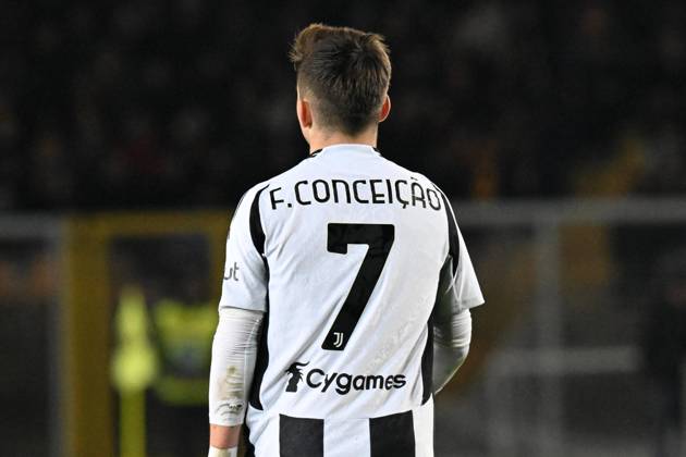 CALCIO - Serie A - US Lecce vs Juventus FC Francisco Conceicao (Juventus Fc) 7 during US Lecce vs Juventus FC, Italian soccer Serie A match in Lecce, Italy, December 01 2024 Lecce Italy Copyright: xIPAxSport ABACAx