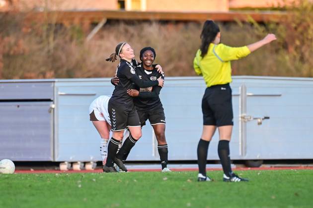 Soccer I Women I Season 2024 2025 I Regionalliga Nord I 12 Matchday I SV Henstedt Ulzburg FC St Pauli I 01 12 2024 Goal celebration, jubilation, enthusiasm, euphoria, joy, happiness, cheerfulness with Vera Homp 20, SV Henstedt Ulzburg and Dissy Jeanne Ragouena 14, SV Henstedt Ulzburg Copyright: xLobeca WolfxGebhardtx