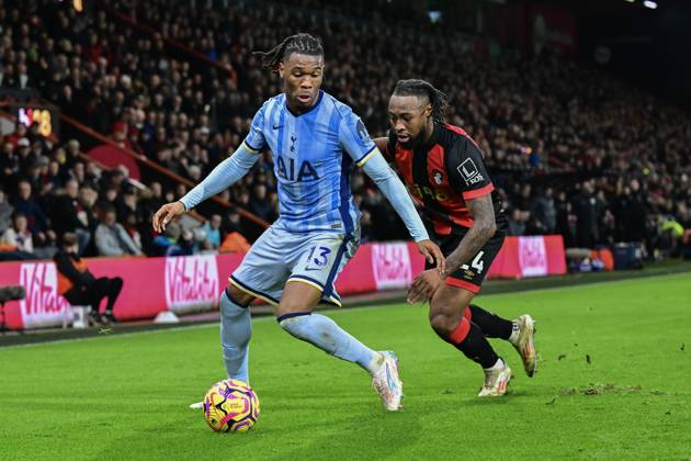 Bournemouth v Tottenham Hotspur Premier League Destiny Udogie of Tottenham Hotspur tangles with Antoine Semenyo of Bournemouth during the Premier League match at the Vitality Stadium, Bournemouth UK Newspapers OUT Copyright: xJeremyxLandeyx FIL-21038-0036