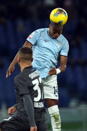 Rome, Italy 5.12.2024 : Tijjani Noslin of Lazio score the goal and celebrate with the team during Italian football match Freccia Rossa Coppa Italia (Italy Cup) 2024-2025 SS Lazio vs SSC Napoli at Olympic stadium in Roma. Copyright: xMarcoxIacobucci IPAxSportx xipa-agency.netx xx IPA_52139102 IPA_Agency_IPA52139102