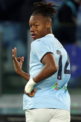 Rome, Italy 5.12.2024 : Tijjani Noslin of Lazio score the goal and celebrate with the team during Italian football match Freccia Rossa Coppa Italia (Italy Cup) 2024-2025 SS Lazio vs SSC Napoli at Olympic stadium in Roma. Copyright: xMarcoxIacobucci IPAxSportx xipa-agency.netx xx IPA_52139106 IPA_Agency_IPA52139106