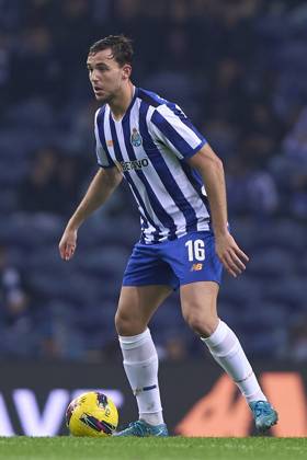FC Porto v Casa Pia AC - Liga Portugal Betclic Nico Gonzalez of FC Porto is in action during the Liga Portugal Betclic match between FC Porto and Casa Pia AC at Estadio Do Dragao in Porto, Portugal, on December 2, 2024 Porto, Portugal Porto Portugal  Copyright: xJosexManuelxAlvarezxReyx originalFilename:alvarezrey-notitle241202_nprVK