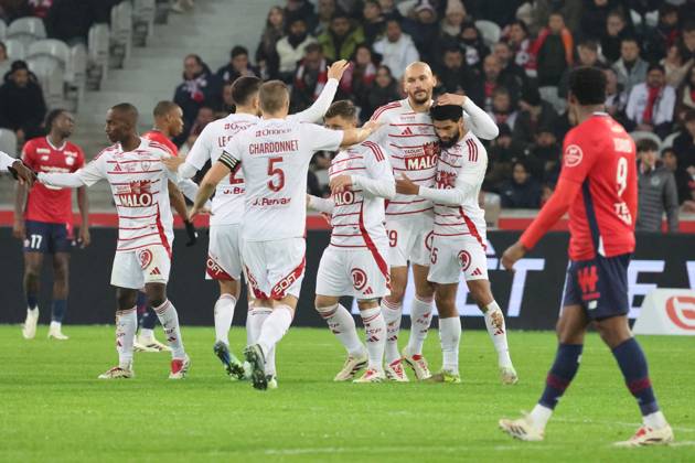 FOOTBALL : LOSC Lille vs Stade Brestois 29 - Ligue 1 - 06 12 2024 But du Stade Brestois et Joie des joueurs de Brest lors du match LOSC Lille vs Stade Brestois 29, Ligue 1, Decathlon Arena stade Pierre Mauroy, le 6 dà cembre 2024 Copyright: xx