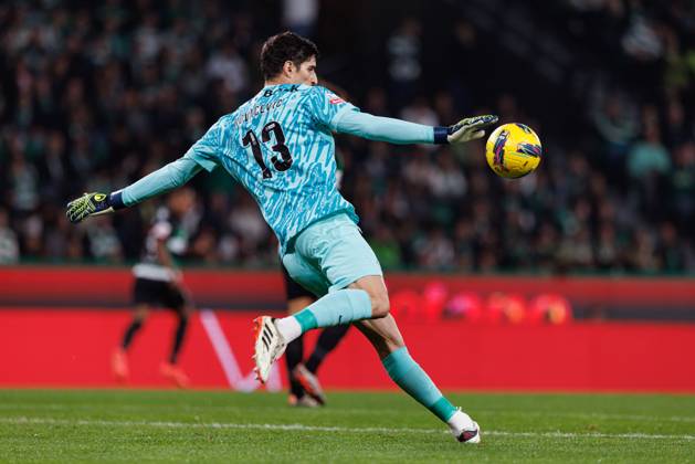 Vladan Kovacevic during Liga Portugal game between teams of Sporting CP and CD Santa Clara at Estadio Jose Alvalade (Maciej Rogowski) Lisbon Estadio Jose Alvalade Portugal Copyright: xMaciejxRogowskix scpsantaclara2425-060