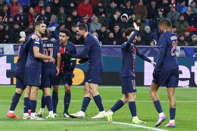 SOCCER - UEFA CL, RBS vs PSG SALZBURG,AUSTRIA,10.DEC.24 - SOCCER - UEFA Champions League, Red Bull Salzburg vs Paris Saint German. Image shows the rejoicing of scorer Goncalo Ramos (PSG) with his teammates.  GEPAxpictures xDavidxGeieregger