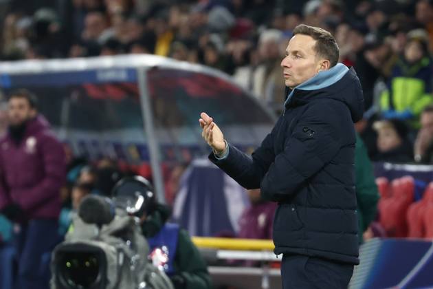 SOCCER - UEFA CL, RBS vs PSG SALZBURG,AUSTRIA,10.DEC.24 - SOCCER - UEFA Champions League, Red Bull Salzburg vs Paris Saint German. Image shows head coach Pepijn Lijnders (RBS).  GEPAxpictures xDavidxGeieregger