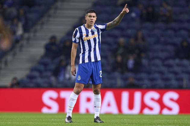 FC Porto v FC Midtjylland - UEFA Europa League 2024 25 League Phase MD6 Nehuen Perez of FC Porto reacts during the UEFA Europa League match between FC Porto and FC Midtjylland at Estadio Do Dragao in Porto, Portugal, on December 12, 2024. Porto, Portugal Porto Portugal Copyright: xJosexManuelxAlvarezxReyx originalFilename:alvarezrey-notitle241212_npdwf