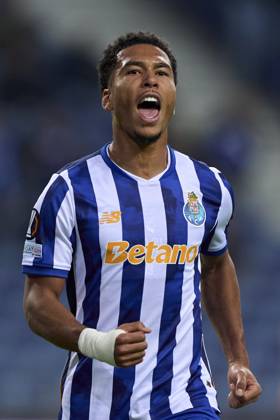 FC Porto v FC Midtjylland - UEFA Europa League 2024 25 League Phase MD6 Danny Namaso Edi-Mesumbe Loader of FC Porto celebrates after scoring his team s first goal during the UEFA Europa League match between FC Porto and FC Midtjylland at Estadio Do Dragao in Porto, Portugal, on December 12, 2024. Porto, Portugal Porto Portugal Copyright: xJosexManuelxAlvarezxReyx originalFilename:alvarezrey-notitle241212_nptWx