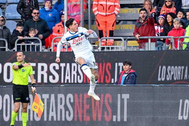 Atalanta s streaker Nicol& xf2; Zaniolo celebrates after scoring the goal for 0-1 during the Serie A soccer match between Cagliari Calcio and Atalanta at the Unipol Domus in Cagliari, Sardinia - Friday, 14 December 2024. - Soccer  Copyright: xGianlucaxZuddas LaPressex