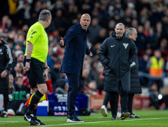 Football - FA Premier League - Liverpool FC v Fulham FC LIVERPOOL, ENGLAND - Saturday, December 14, 2024: Liverpool s head coach Arne Slot during the FA Premier League match between Liverpool FC and Fulham FC at Anfield. (Photo by David Rawcliffe Propaganda) LIVERPOOL Anfield MERSEYSIDE ENGLAND Copyright: xDavidxRawcliffex P2024-12-14-Liverpool_Fulham-35