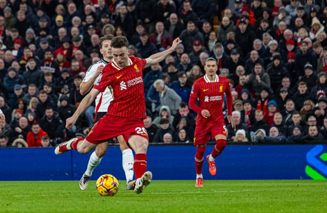 Football - FA Premier League - Liverpool FC v Fulham FC LIVERPOOL, ENGLAND - Saturday, December 14, 2024: Liverpool s Diogo Jota scores hi sside s second equalising goal during the FA Premier League match between Liverpool FC and Fulham FC at Anfield. (Photo by David Rawcliffe Propaganda) LIVERPOOL Anfield MERSEYSIDE ENGLAND Copyright: xDavidxRawcliffex P2024-12-14-Liverpool_Fulham-47