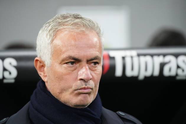 Coach Jose Mourinho of Fenerbahce during the Turkish Super League match between Besiktas and Fenerbahce at Tupras Stadium in Istanbul , Turkey on December 07 , 2024. ( Photo by Seskimphoto ) Istanbul Turkey Istanbul Turkey Copyright: xSeskimphotox Besiktas-Fenerbahce-071224 (136)