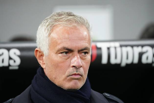 Coach Jose Mourinho of Fenerbahce during the Turkish Super League match between Besiktas and Fenerbahce at Tupras Stadium in Istanbul , Turkey on December 07 , 2024. ( Photo by Seskimphoto ) Istanbul Turkey Istanbul Turkey Copyright: xSeskimphotox Besiktas-Fenerbahce-071224 (138)