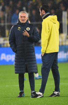 Coach Jose Mourinho of Fenerbahce during the Turkish Super League match between Fenerbahce and Basaksehir FK at Ulker Sukru Saracoglu Stadium on December 15, 2024 in Istanbul, Turkey. Istanbul Turkey Copyright: xSeskimphotox FBahce-Basaksehir-151224 (8)