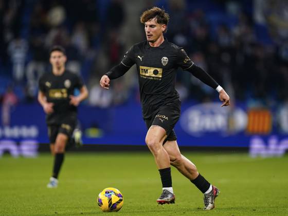 ESP: RCD Espanyol v Valencia CF. La Liga EA Sports. Date 13 Sergi Canos of Valencia CF during the La Liga EA Sports match between RCD Espanyol and Valencia CF played at RCDE Stadium on December 18, 2024 in Barcelona, Spain. kpng Copyright: xSergioxRuizx xImagox PS_241218_ESP_VAL_077