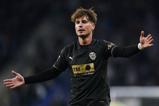 ESP: RCD Espanyol v Valencia CF. La Liga EA Sports. Date 13 Sergi Canos of Valencia CF during the La Liga EA Sports match between RCD Espanyol and Valencia CF played at RCDE Stadium on December 18, 2024 in Barcelona, Spain. kpng Copyright: xSergioxRuizx xImagox PS_241218_ESP_VAL_080