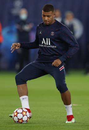 Paris Saint Germain v Manchester City - UEFA Champions League - Group A - Le Parc des Princes September 28, 2021, Paris, United Kingdom: Paris, France, 28th September 2021. Kylian Mbappe of Paris St Germain warms up ahead of the UEFA Champions League match at Le Parc des Princes, Paris. Picture credit should read: David Klein Sportimage Paris United Kingdom EDITORIAL USE ONLY Copyright: xx ZUMA-20210928_zaf_si1_013.jpg DavidxKleinx csmphototwo797591