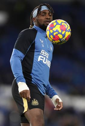 Brighton and Hove Albion v Newcastle United - Premier League - AMEX Stadium November 6, 2021, Brighton and Hove, United Kingdom: Brighton and Hove, England, 6th November 2021. Allan Saint-Maximin of Newcastle United warms up ahead of the Premier League match at the AMEX Stadium, Brighton and Hove. Picture credit should read: Paul Terry Sportimage Brighton and Hove United Kingdom EDITORIAL USE ONLY Copyright: xx ZUMA-20211106_zaf_si1_221.jpg PaulxTerryx csmphototwo817505