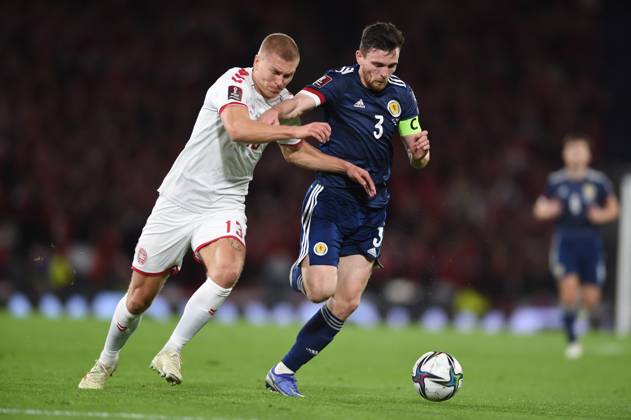 Scotland v Denmark - FIFA World Cup, WM, Weltmeisterschaft, Fussball qualifying - European - Hampden Park November 15, 2021, Glasgow, United Kingdom: Glasgow, Scotland, 15th November 2021. Rasmus Kristensen of Denmark and Andrew Robertson of Scotland during the FIFA World Cup qualifiers match at Hampden Park, Glasgow. Picture credit should read: Neil Hanna Sportimage Glasgow United Kingdom EDITORIAL USE ONLY Copyright: xx ZUMA-20211115_zaf_si1_090.jpg NeilxHannax csmphototwo822944