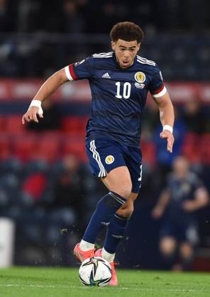 Scotland v Denmark - FIFA World Cup, WM, Weltmeisterschaft, Fussball qualifying - European - Hampden Park November 15, 2021, Glasgow, United Kingdom: Glasgow, Scotland, 15th November 2021. Che Adams of Scotland during the FIFA World Cup qualifiers match at Hampden Park, Glasgow. Picture credit should read: Neil Hanna Sportimage Glasgow United Kingdom EDITORIAL USE ONLY Copyright: xx ZUMA-20211115_zaf_si1_263.jpg NeilxHannax csmphototwo823301