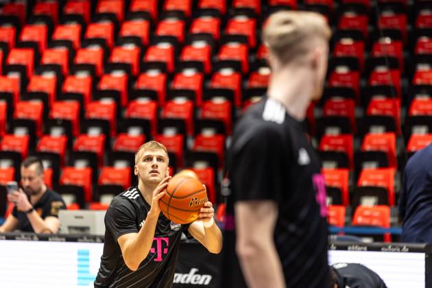 easyCredit Basketball Bundesliga, BBL, Season 2024 2025, Men 21 12 2024, Niners Chemnitz Telekom Baskets Bonn, Sam Griesel Telekom Baskets Bonn, No2 Copyright Alexander Trienitz