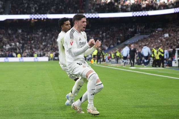 LA LIGA EA Sports - Real Madrid vs Sevilla MADRID, SPAIN - December 22: Federico Valverde of Real Madrid celebrates a goal during the La Liga 2024 25 match between Real Madrid and Sevilla at Santiago Bernabeu Stadium. (Photo by Guillermo Martinez) Madrid Santiago BernabÃ u Stadium Spain Copyright: xGuillermoxMartinezx