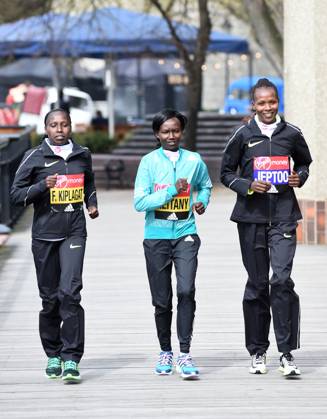 Track and Field: London Marathon-Elite Women Photocall Florence Kiplagat (KEN), Mary Keitany (KEN) and Priscah Jeptoo (KEN) pose at the Tower Bridge prior to the 2016 London Marathon in London on Thursday, April 21, 2016. Photo by Jiro Mochizuki London England United Kingdom EDITORIAL USE ONLY Copyright: xImagexofxSportx JiroxMochizukix iosphotos137029