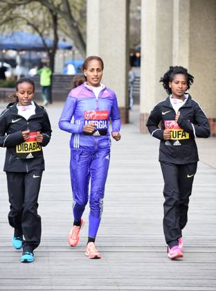 Track and Field: London Marathon-Elite Women Photocall Mare Dibaba (ETH), Aselefech Mergia (ETH) and Tigist Tufa (ETH) pose at the Tower Bridge prior to the 2016 London Marathon in London on Thursday, April 21, 2016. Photo by Jiro Mochizuki London England United Kingdom EDITORIAL USE ONLY Copyright: xImagexofxSportx JiroxMochizukix iosphotos137048