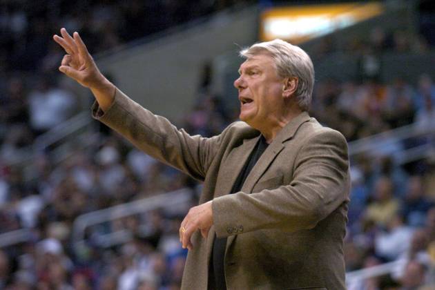 NBA, Basketball Herren, USA Dallas Mavericks at LA Clippers Dallas Mavericks coach Don Nelson during 101-88 victory over the Los Angeles Clippers at the Staples Center in an NBA basketball game on Sunday, March 14, 2004 in Los Angeles. Los Angeles California United States EDITORIAL USE ONLY Copyright: xImagexofxSportx ImagexofxSportx iosphotos202067