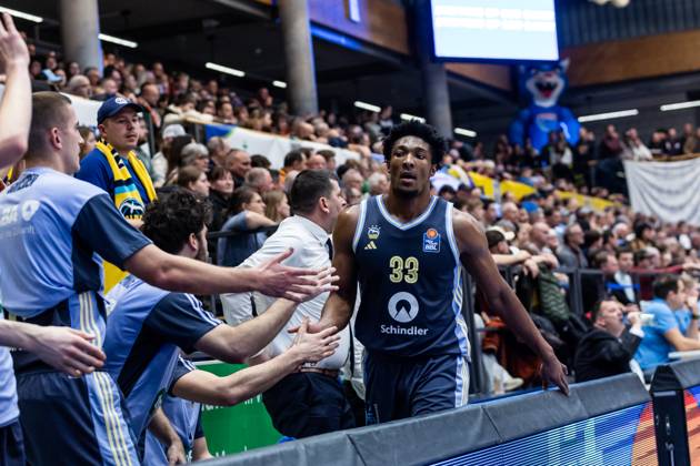 easyCredit Basketball Bundesliga, BBL, Season 2024 2025, Men 28 12 2024, Syntainics MBC Alba Berlin, David McCormack Alba Berlin, No33 Copyright Alexander Trienitz