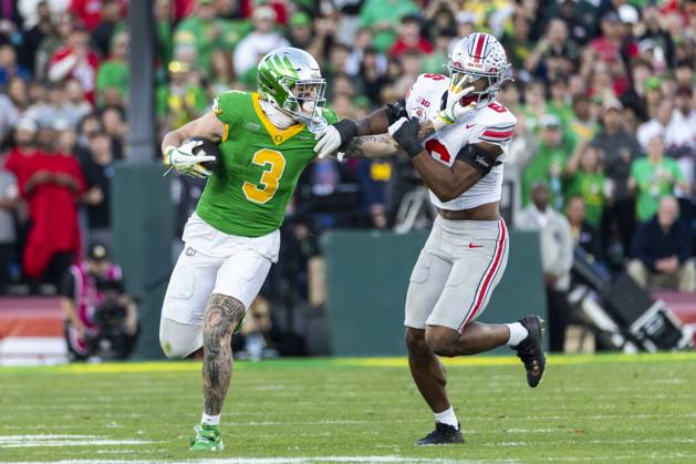 January 1, 2025, Los Angeles, California, United States: Oregon tight end Terrance Ferguson 3 seen in action with Ohio State linebacker Sonny Styles 6 during the 2025 Rose Bowl game. Final score Ohio State 41:21 Oregon. Los Angeles United States - ZUMAs197 20250101_aaa_s197_215 Copyright: xRingoxChiux