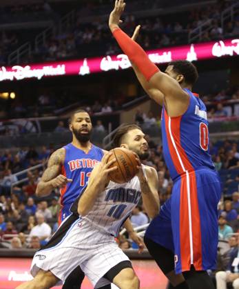 Detroit Pistons at Orlando Magic Orlando forward Evan Fournier (10) drives into Detroit center Andre Drummond (0) on Wednesday, April 6, 2016, at the Amway Center in Orlando, Fla. (Charles King Orlando Sentinel TNS) Orlando FL USA EDITORIAL USE ONLY Copyright: xx 1183022 CharlesxKingx krtphotoslive749781