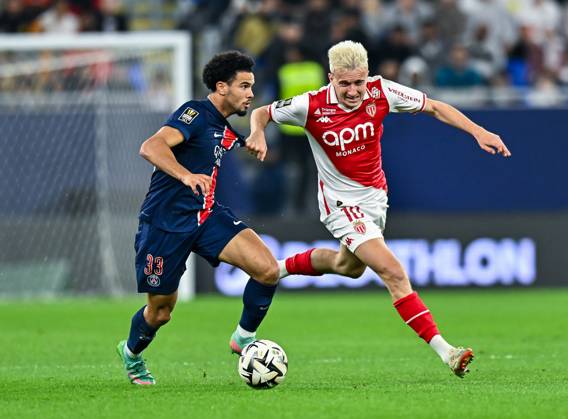 French Super Cup (Trophee des Champions) - Paris Saint-Germain vs AS Monaco Warren Zaire-Emery (L) of Paris Saint-Germain and Aleksandr Golovin of AS Monaco in action during the French Super Cup (Trophee des Champions) football final match between Paris Saint-Germain (PSG) and AS Monaco at the 974 stadium in Doha, Qatar on January 5, 2025. Copyright: xNOUSHADx