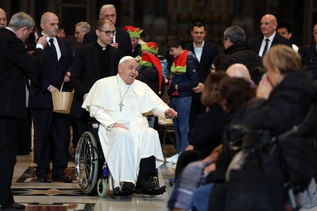 Pope Francis Bergoglio attends the celebration of the Epiphany of the Lord Holy Mass Rome, Italy 06.01.2025 : Pope Francis Bergoglio he goes away in a wheelchair and greets children, disabled faithful after the Epiphany of the Lord Holy Mass on Altar of the Confession, St. Peter’s Basilica Rome italy Italy Copyright: xIPAxSport ABACAx