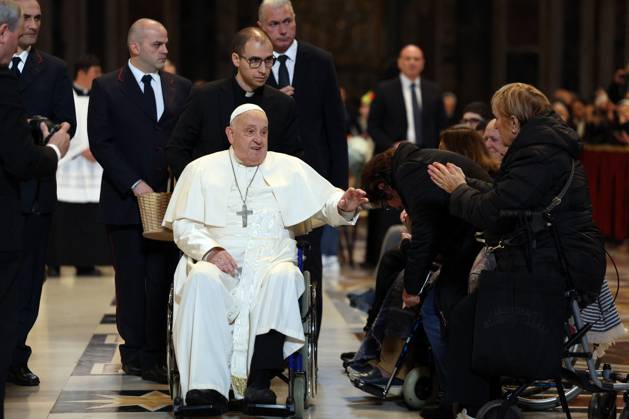 Pope Francis Bergoglio attends the celebration of the Epiphany of the Lord Holy Mass Rome, Italy 06.01.2025 : Pope Francis Bergoglio he goes away in a wheelchair and greets children, disabled faithful after the Epiphany of the Lord Holy Mass on Altar of the Confession, St. Peter’s Basilica Rome italy Italy Copyright: xIPAxSport ABACAx