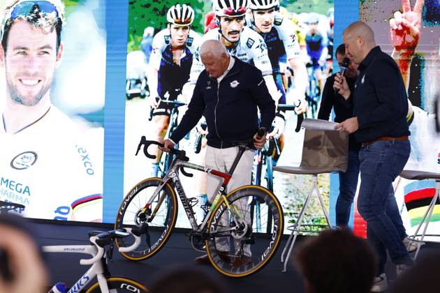 2025 Soudal Quick-Step Team Presentation CALP, SPAIN - JANUARY 09 : Lefevere Patrick (BEL) General manager of Soudal - Quick Step is being honored for is career pictured during the 2025 team presentation of the Soudal Quick-Step pro cycling team on January 9, 2025 in Calp, SPAIN, 09 01 2025 Calp SPAIN  Copyright: xJanxDexMeuleneirx