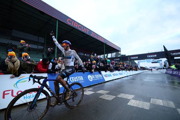 Belgian Thibau Nys celebrates as he crosses the finish line to win the elite men race of the Belgian Cyclocross Championships (11-12 01) on Sunday 12 January 2025 in Heusden-Zolder. DAVIDxPINTENS  x110252954x