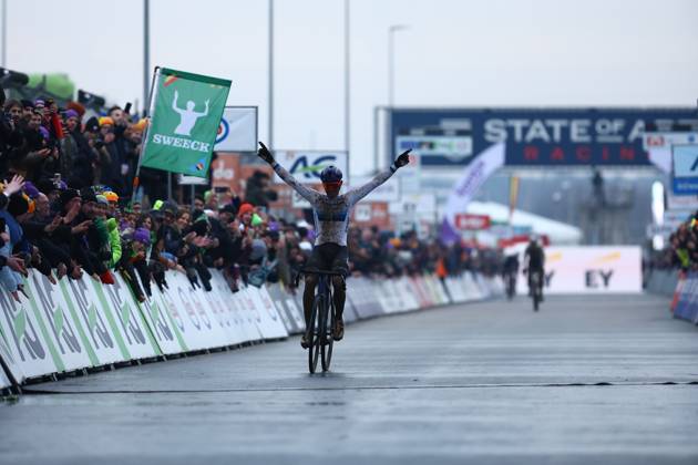 Belgian Thibau Nys celebrates as he crosses the finish line to win the elite men race of the Belgian Cyclocross Championships (11-12 01) on Sunday 12 January 2025 in Heusden-Zolder. DAVIDxPINTENS  x110253035x