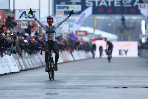 Belgian Thibau Nys celebrates as he crosses the finish line to win the elite men race of the Belgian Cyclocross Championships (11-12 01) on Sunday 12 January 2025 in Heusden-Zolder. DAVIDxPINTENS  x110253333x