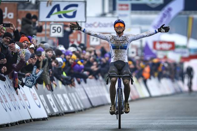 Belgian Thibau Nys celebrates as he crosses the finish line to win the elite men race of the Belgian Cyclocross Championships (11-12 01) on Sunday 12 January 2025 in Heusden-Zolder. DAVIDxPINTENS  x110257170x