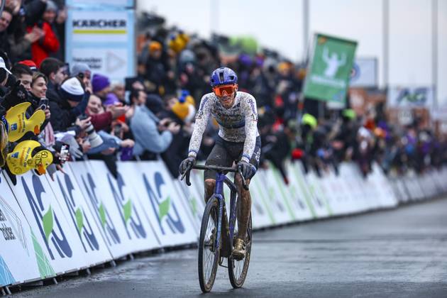 Belgian Thibau Nys celebrates as he crosses the finish line to win the elite men race of the Belgian Cyclocross Championships (11-12 01) on Sunday 12 January 2025 in Heusden-Zolder. DAVIDxPINTENS  x110257241x