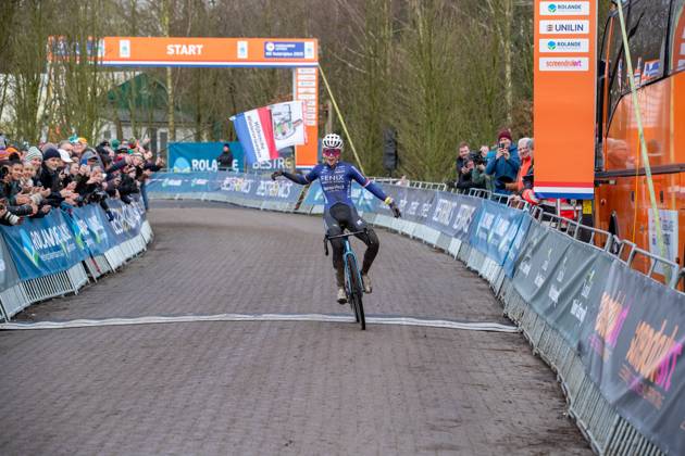 NK Cyclocross Oisterwijk vrouwen Oisterwijk (NED), CYCLOCROSS, JANUARY 12 Puck Pieterse pakt de Nederlandse titel voor Ceylin Alvarado en Denise Betsema Gefotografeerd tijdens het Nederlands Kampioenschap veldrijden in Oisterwijk Content not available for redistribution in The Netherlands directly or indirectly through any third parties. Copyright: xSportfotoxPhotoagencyx