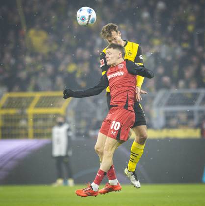 Dortmund, Germany 10th Jan 2025 Florian Wirtz LEV Yannik Lührs BVB Borussia Dortmund Bayer Leverkusen 10 01 2025