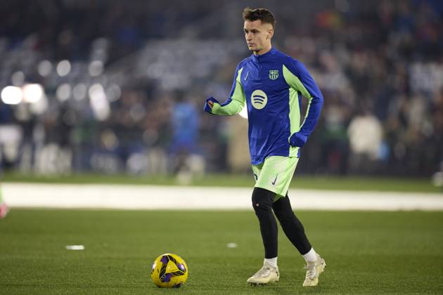 Getafe CF v FC Barcelona, Barca - LaLiga EA Sports Marc Casado of FC Barcelona warms up prior to the LaLiga EA Sports match between Getafe CF and FC Barcelona at Coliseum Alfonso Perez on January 18, 2025, in Getafe, Spain. Getafe Coliseum Alfonso Perez Madrid Spain RL_GETvFCB_000004 Copyright: xRicardoxLarreinax
