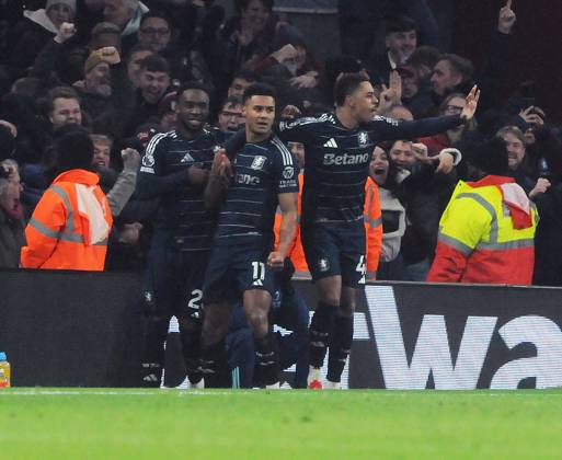 Football - 2024 2025 Premier League - Arsenal vs Aston Villa - Emirates Stadium - Saturday 18th January 2025 Ollie Watkins of Aston villa celebrates the equalising goal COLORSPORT Andrew Cowie