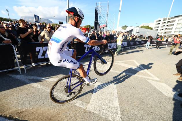 Belgian Thibau Nys celebrates after winning the men s elite race at the cyclocross cycling event in Benidorm, Spain, , stage 12 14 in the UCI World Cup competition. DAVIDxPINTENS  x110724720x